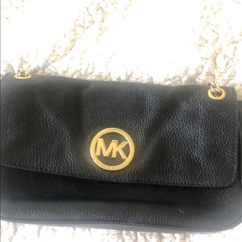 Michael Kors Black leather purse!!